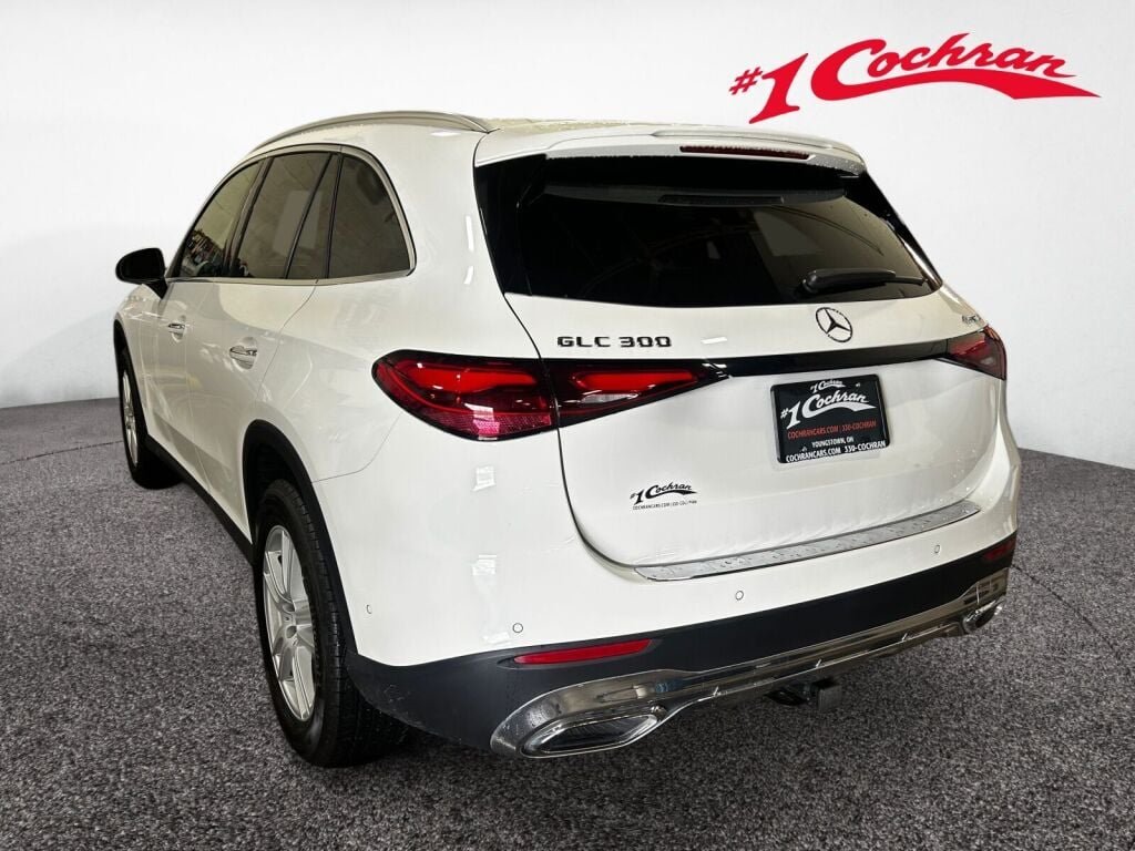 Used 2025 Polar White Mercedes-Benz GLC 300 image 20
