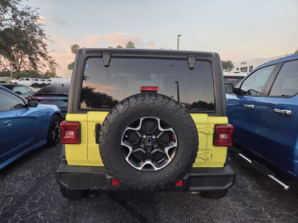 Used 2024 High Velocity Clearcoat Jeep Sport S image 5