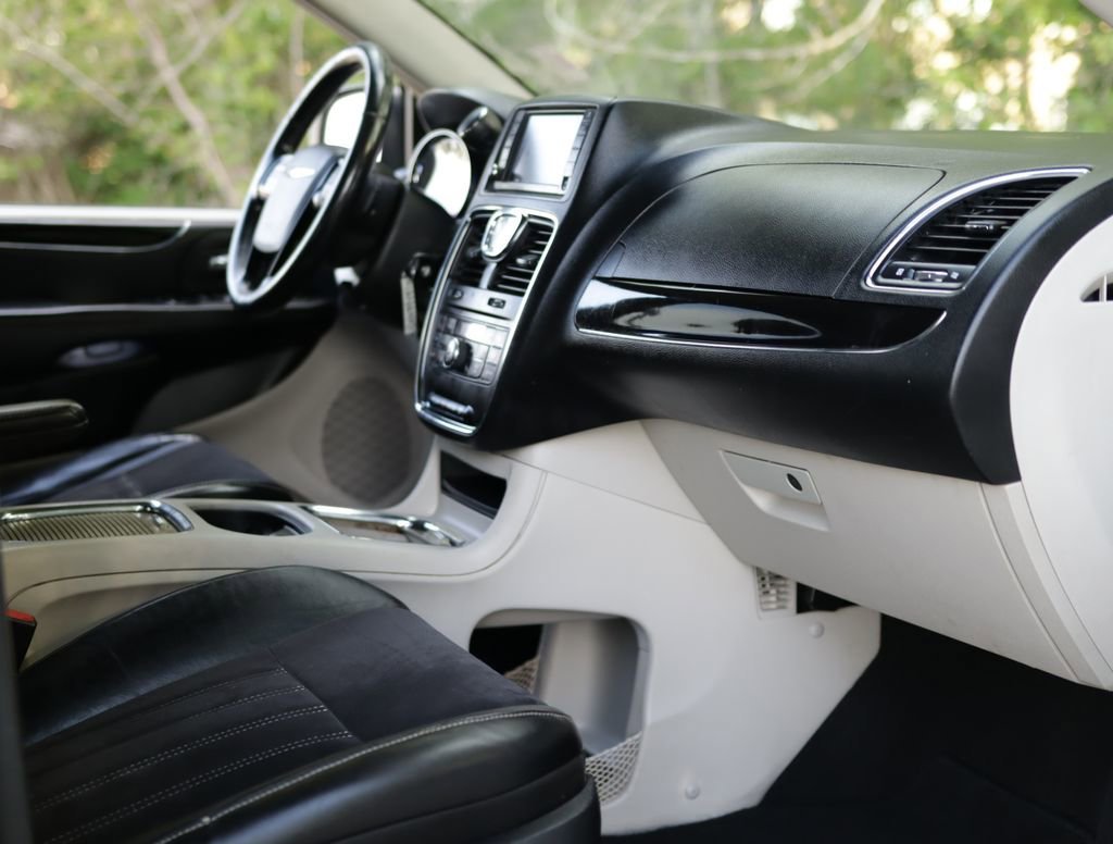 Used 2014 Silver Chrysler Touring-L 30th Anniversary image 17