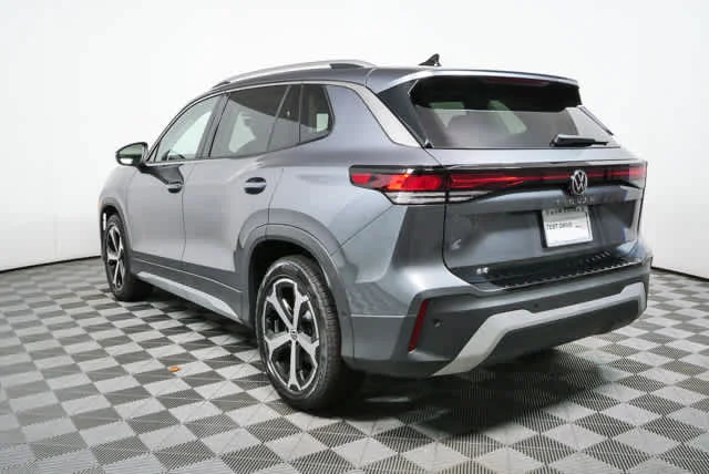 New 2026 Platinum Gray Metallic Volkswagen SE image 28