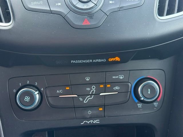 Used 2015 Silver Ford SE image 13