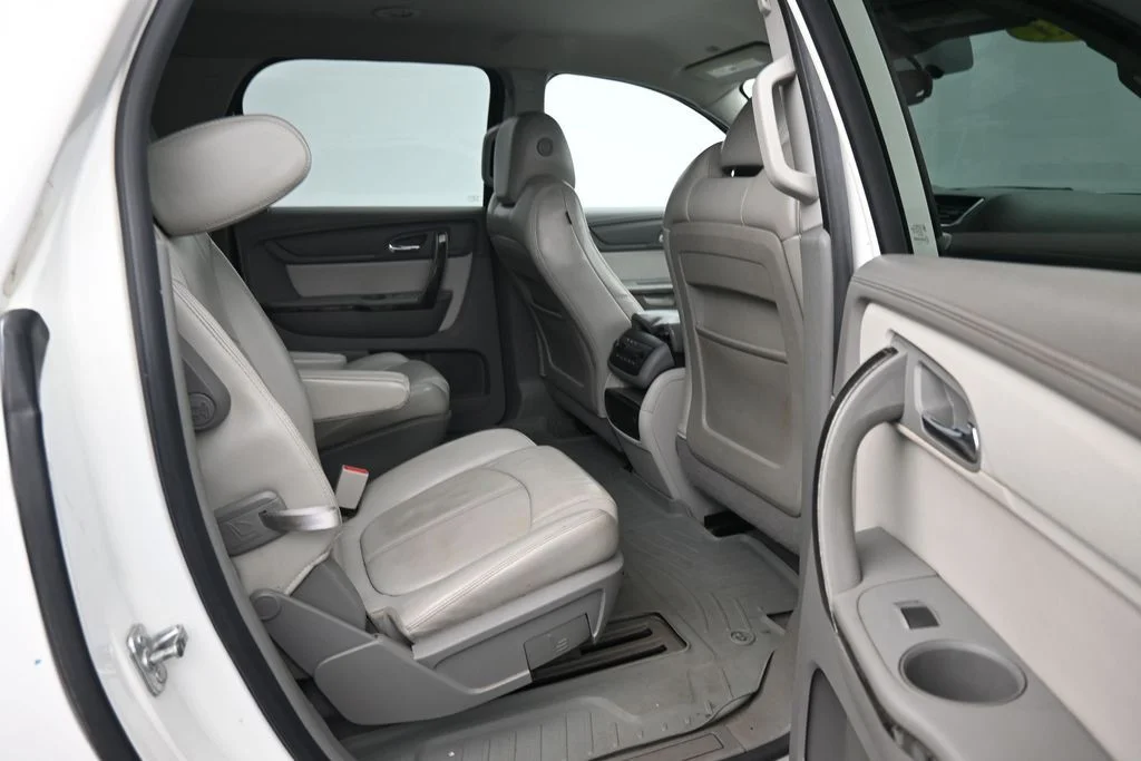Used 2013 White GMC SLT-1 image 12