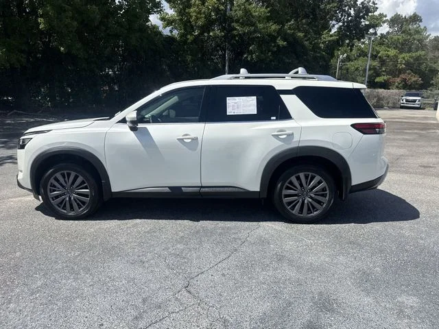 Used 2024 White Nissan SL image 8