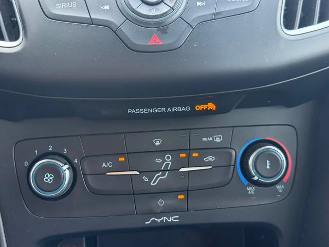 Used 2015 Silver Ford SE image 13