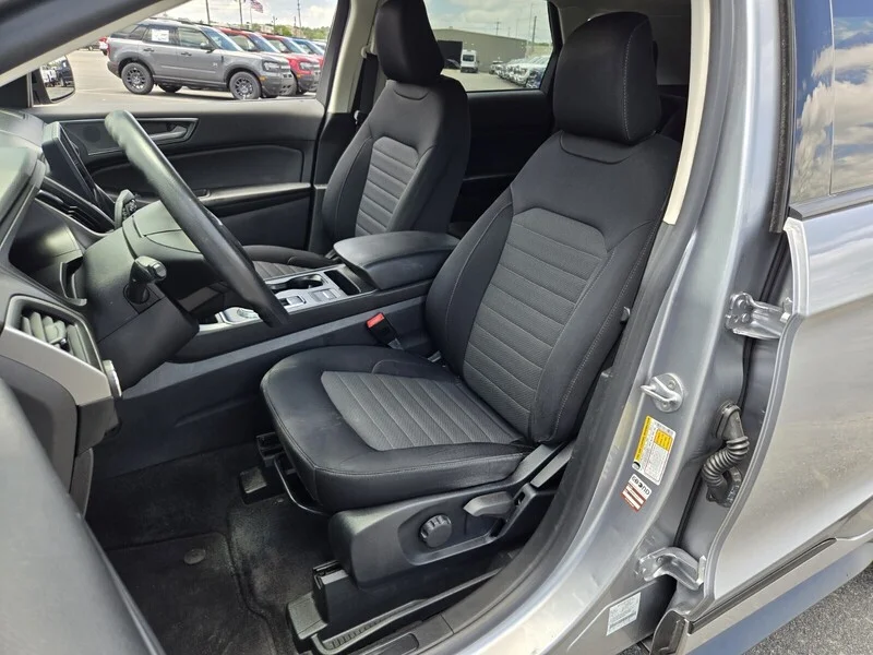Used 2022 Silver Metallic FORD SE AWD image 9