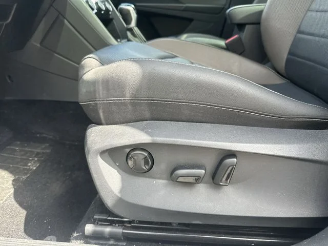 Certified Used 2023 Silver Volkswagen 1.5T SEL image 16