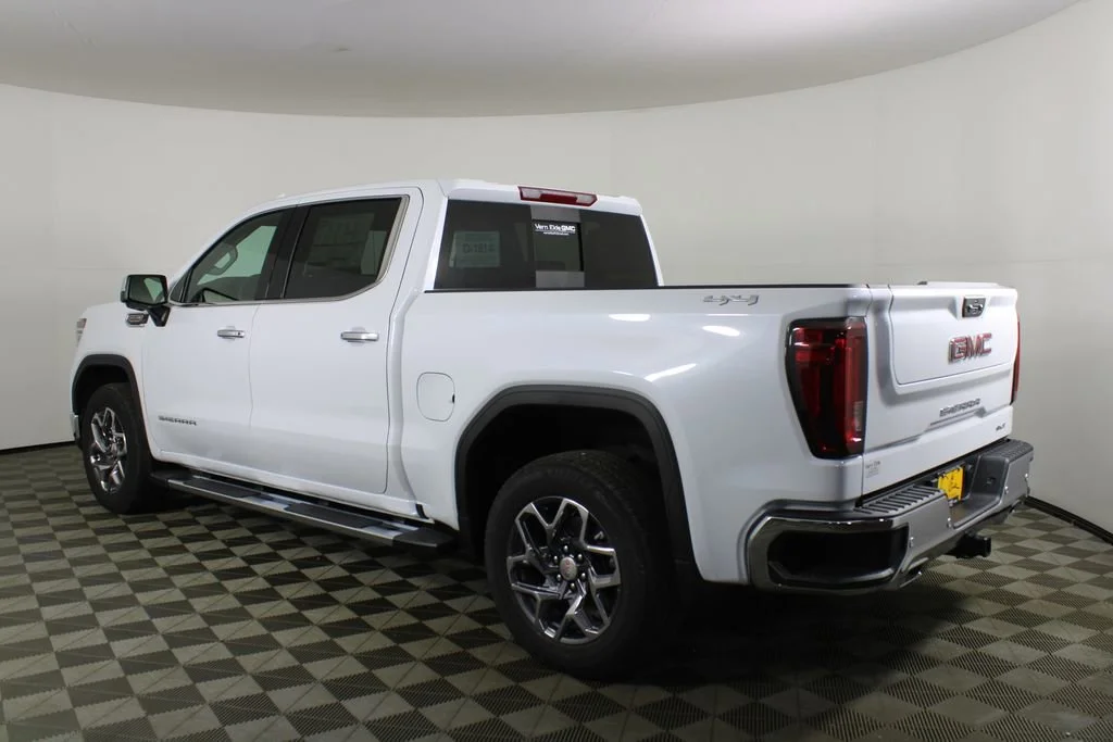 New 2026 Glacier White Tricoat GMC SLT image 4
