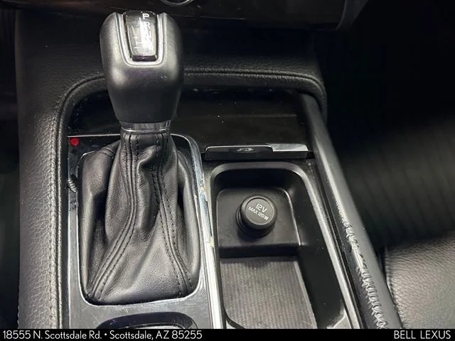 Used 2018 Gray Volvo T6 Momentum image 28