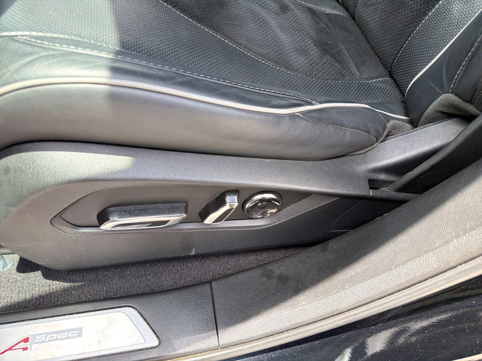 Used 2019 Majestic Black Pearl Acura A-Spec Package image 28