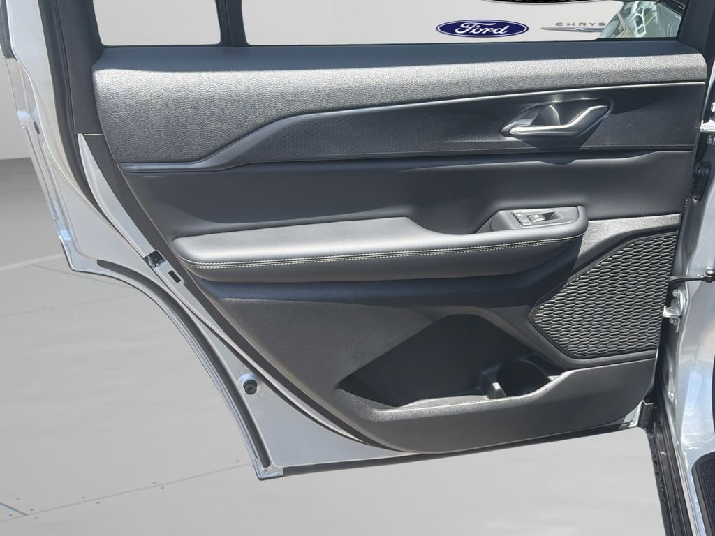 New 2026 Silver Jeep Laredo image 21