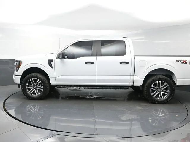 Used 2023 White Ford XL image 4