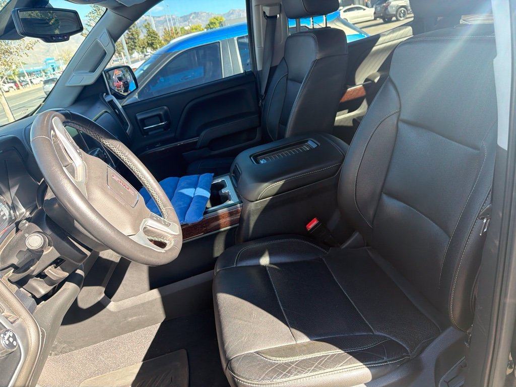 Used 2018 Black GMC SLT image 17