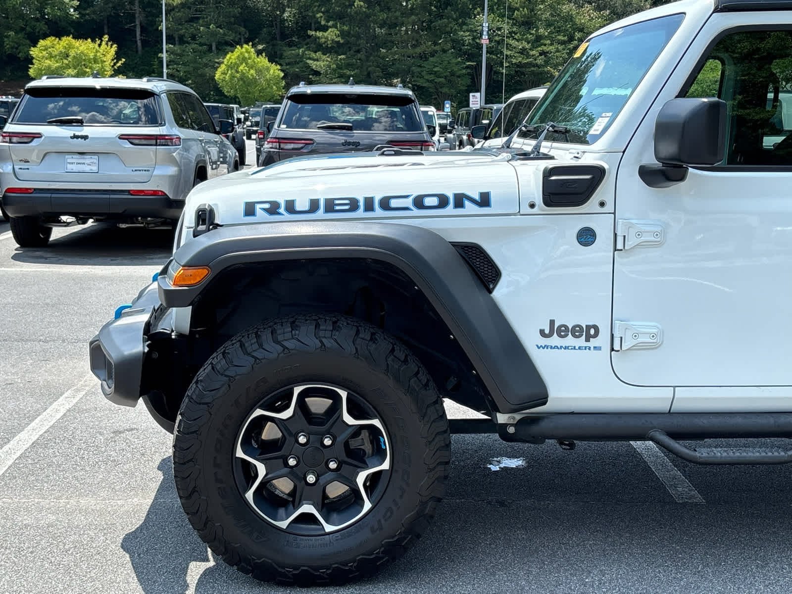 Used 2023 Bright White Clearcoat Jeep Rubicon image 12