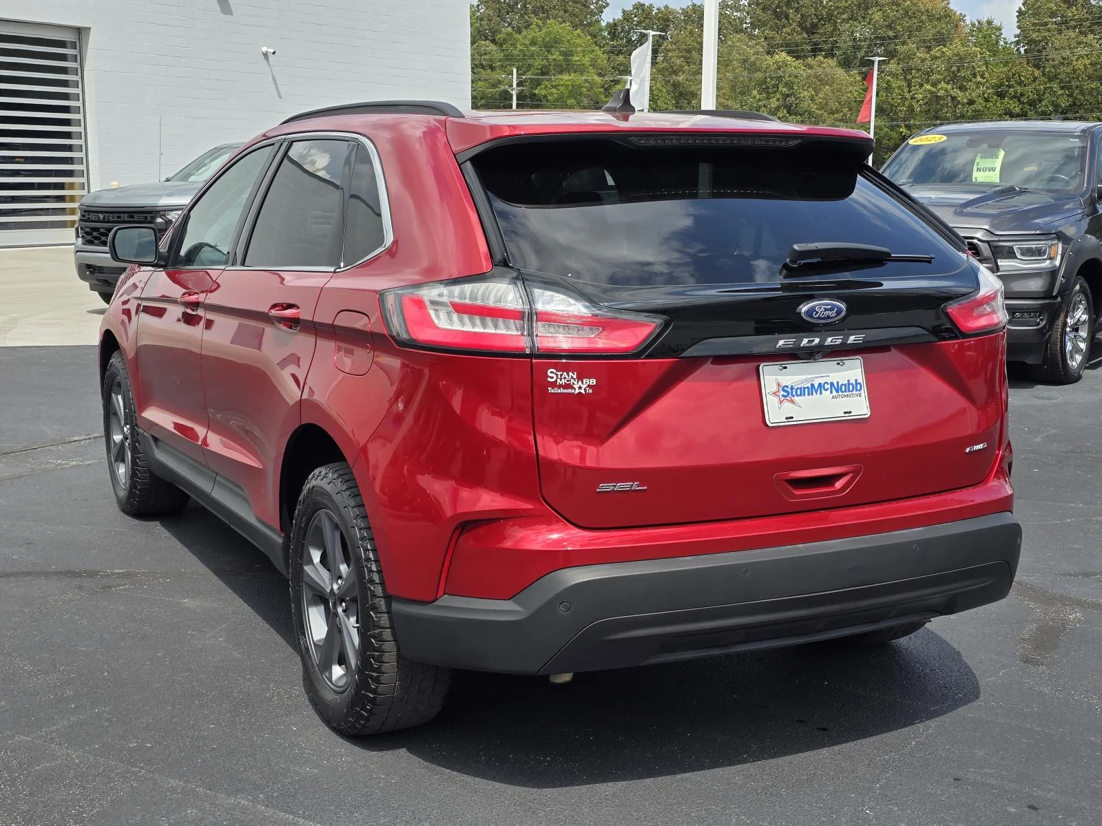 Used 2022 Red Ford SEL image 5