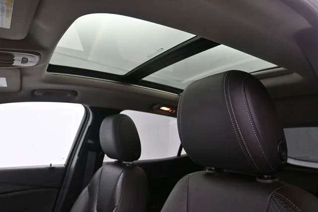 Used 2023 Ebony Twilight Metallic Buick Essence image 22