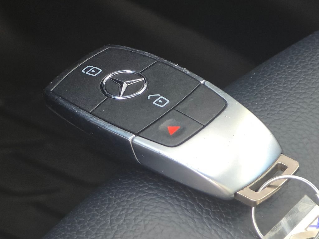Certified Used 2022 Night Black Mercedes-Benz GLA 250 image 36