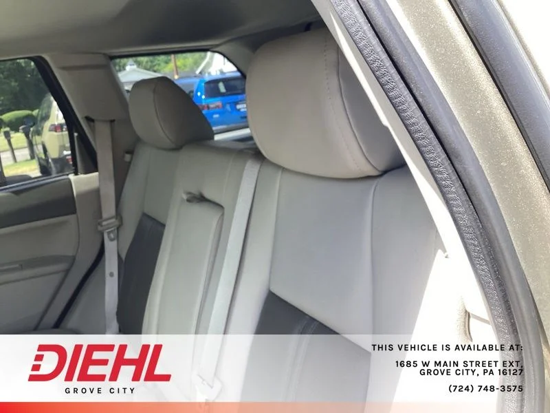 Used 2006 Beige Jeep Limited image 13