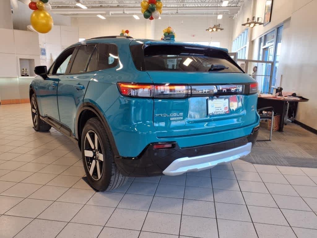 View vehicle photo 4