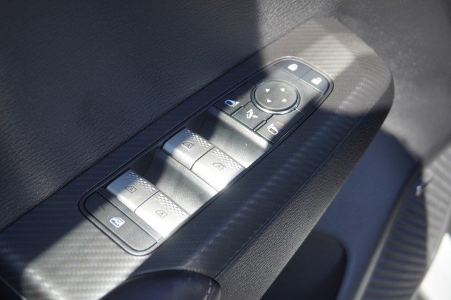 2025 Mitsubishi Outlander SE - Photo 17