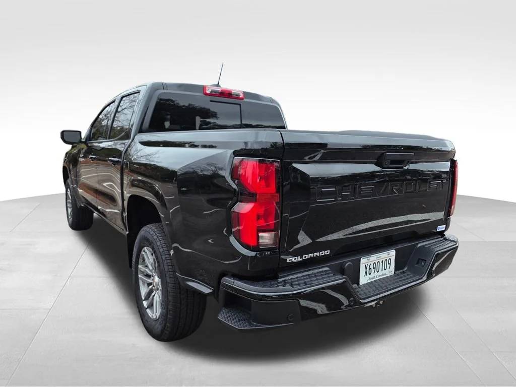 2025 Chevrolet Colorado LT - Photo 6