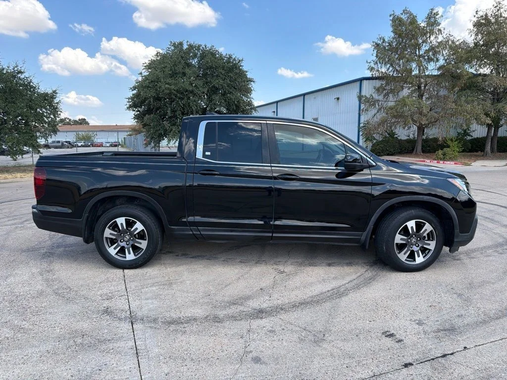 Used 2017 Black Honda RTL image 4