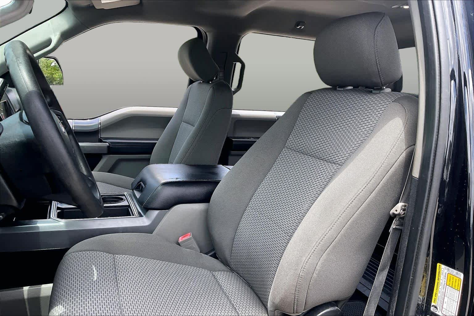 Used 2019 Agate Black Metallic Ford XLT image 8