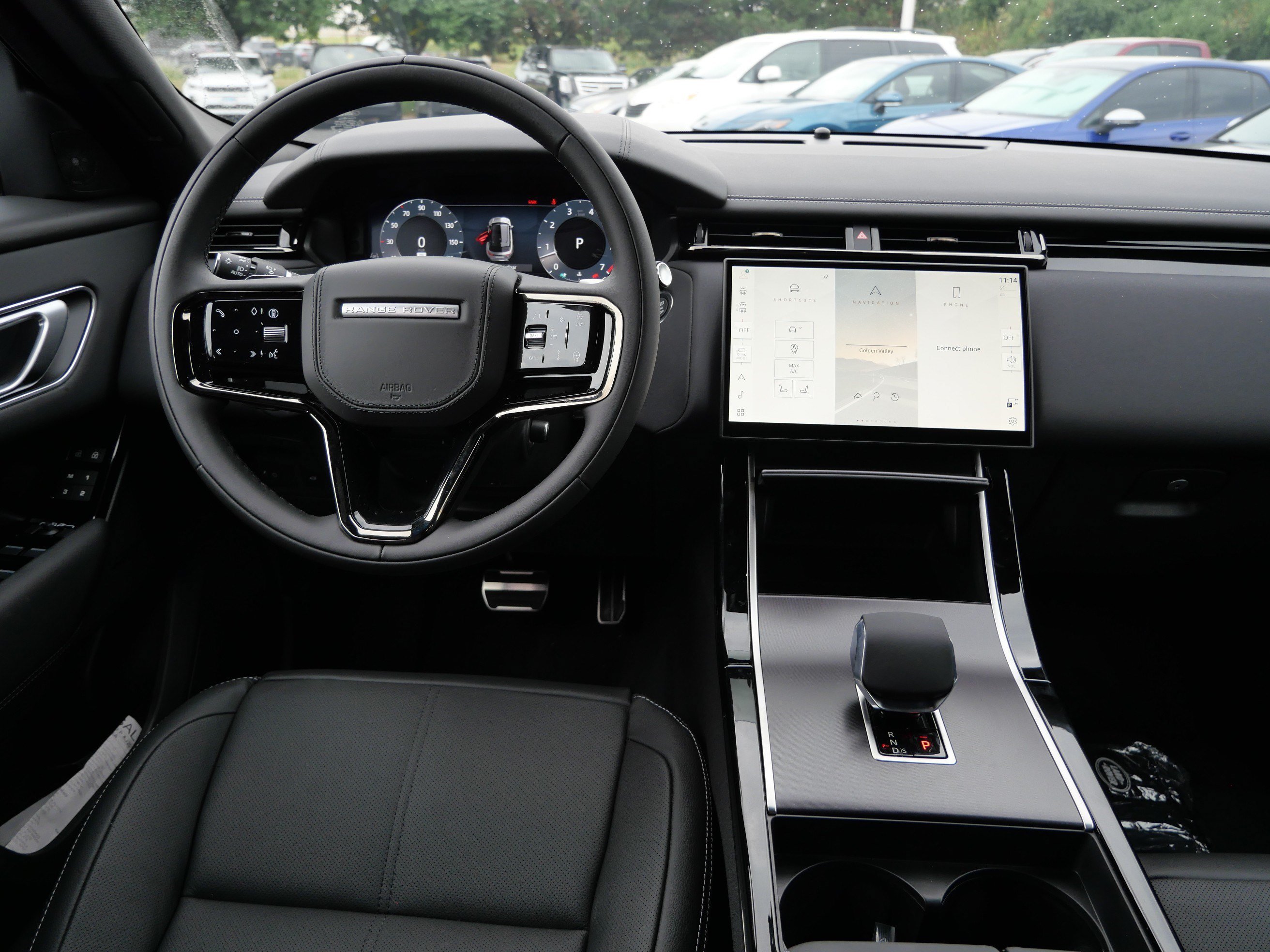 New 2026 Ostuni Pearl White LAND ROVER  image 8