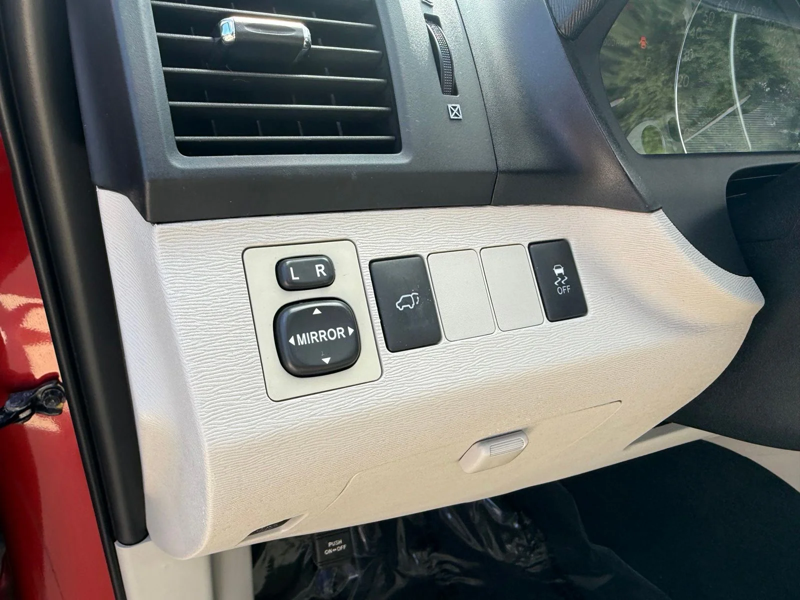 Used 2009 Red Toyota Base image 21