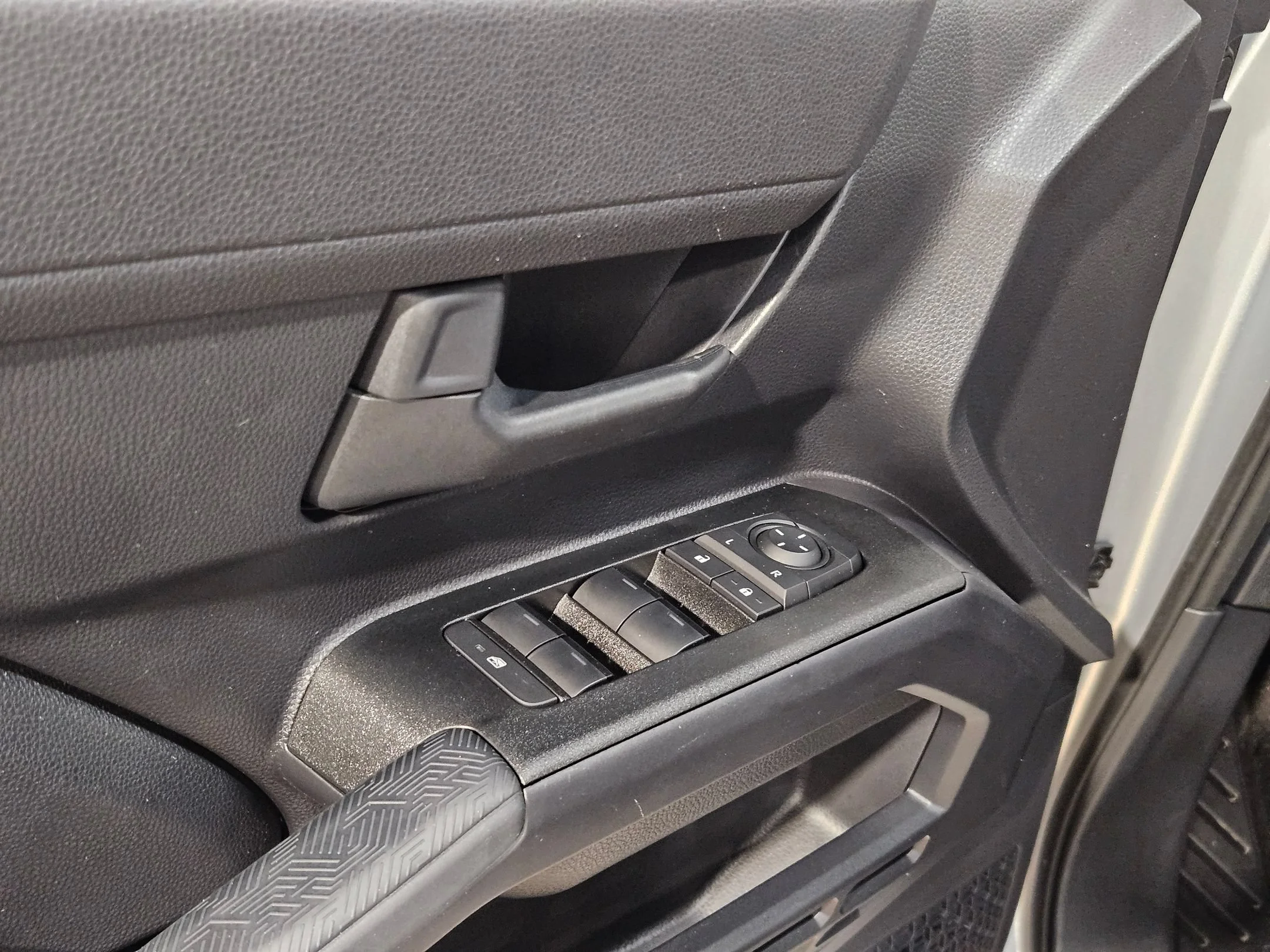 Used 2025 Cutting Edge Toyota SR5 image 21