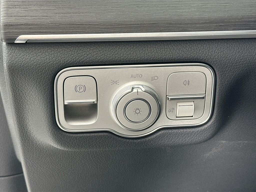 New 2026 MANUFAKTUR Moonlight White Magno Mercedes-Benz GLE 450 image 10