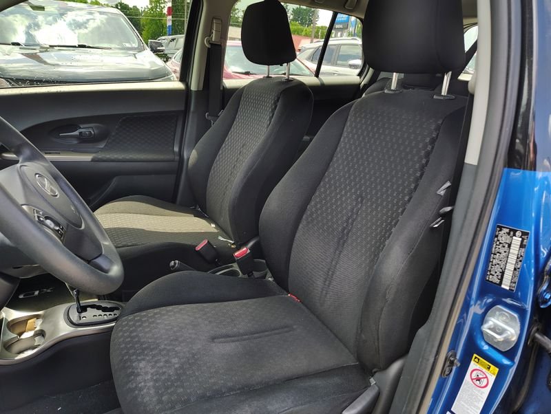 Used 2013 Blue Scion Base image 8