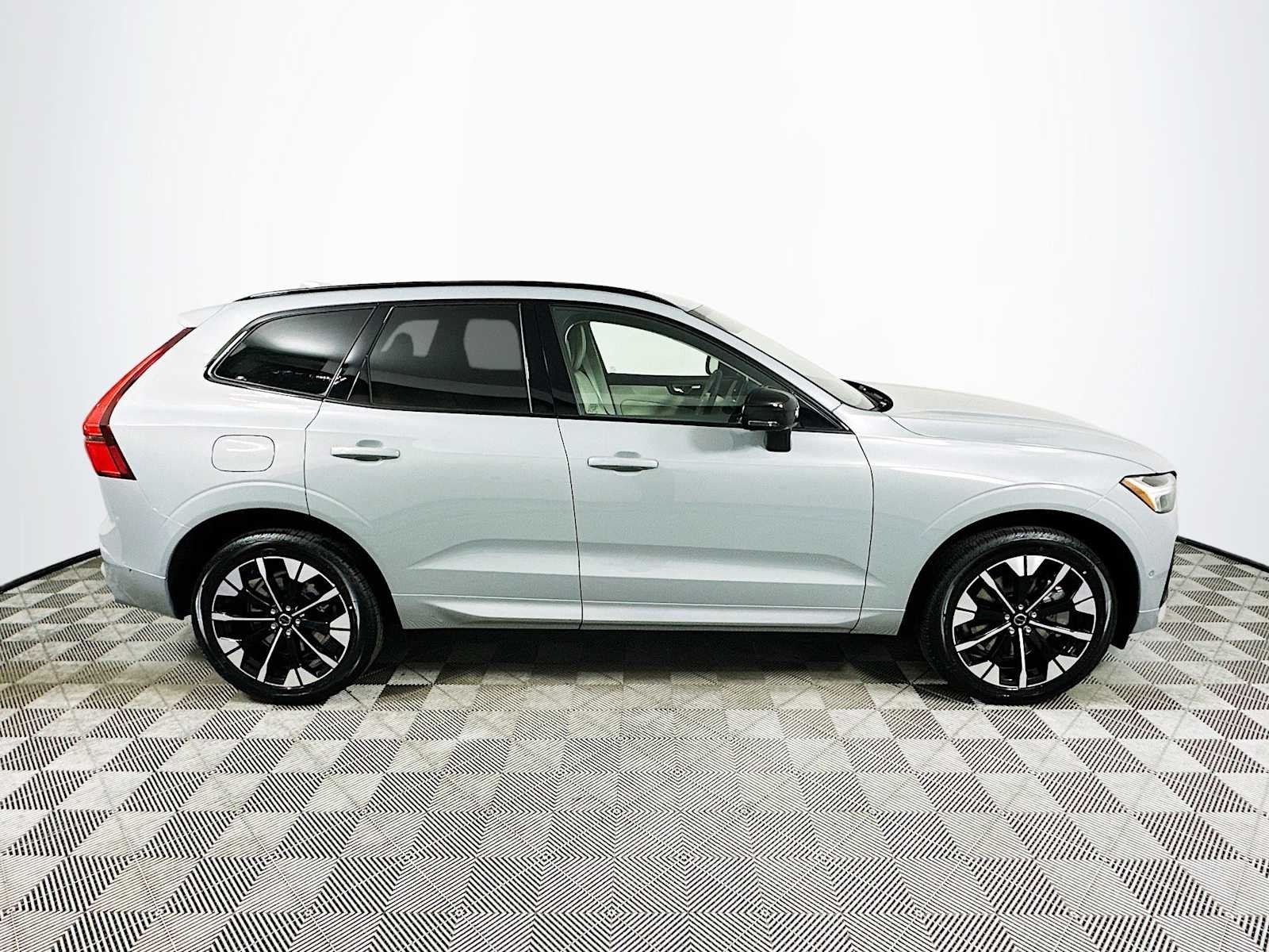New 2026 Vapour Grey Volvo Ultra image 8