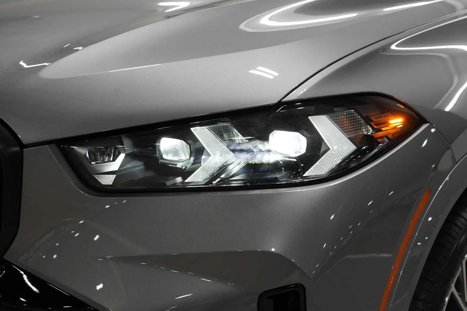 New 2026 Skyscraper Grey Metallic BMW xDrive40i image 4