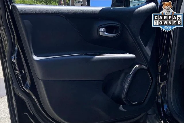 Used 2018 Black Jeep Latitude image 21