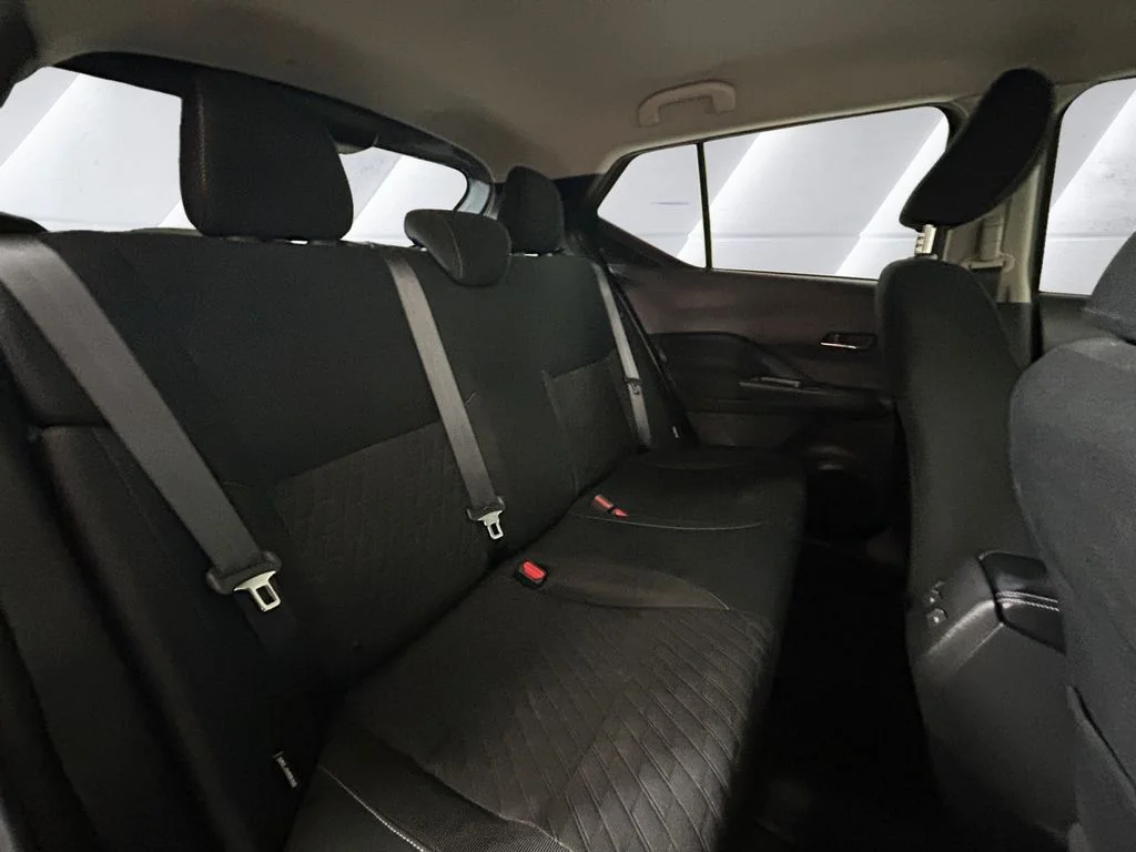 Used 2024 Gray Nissan SV image 16