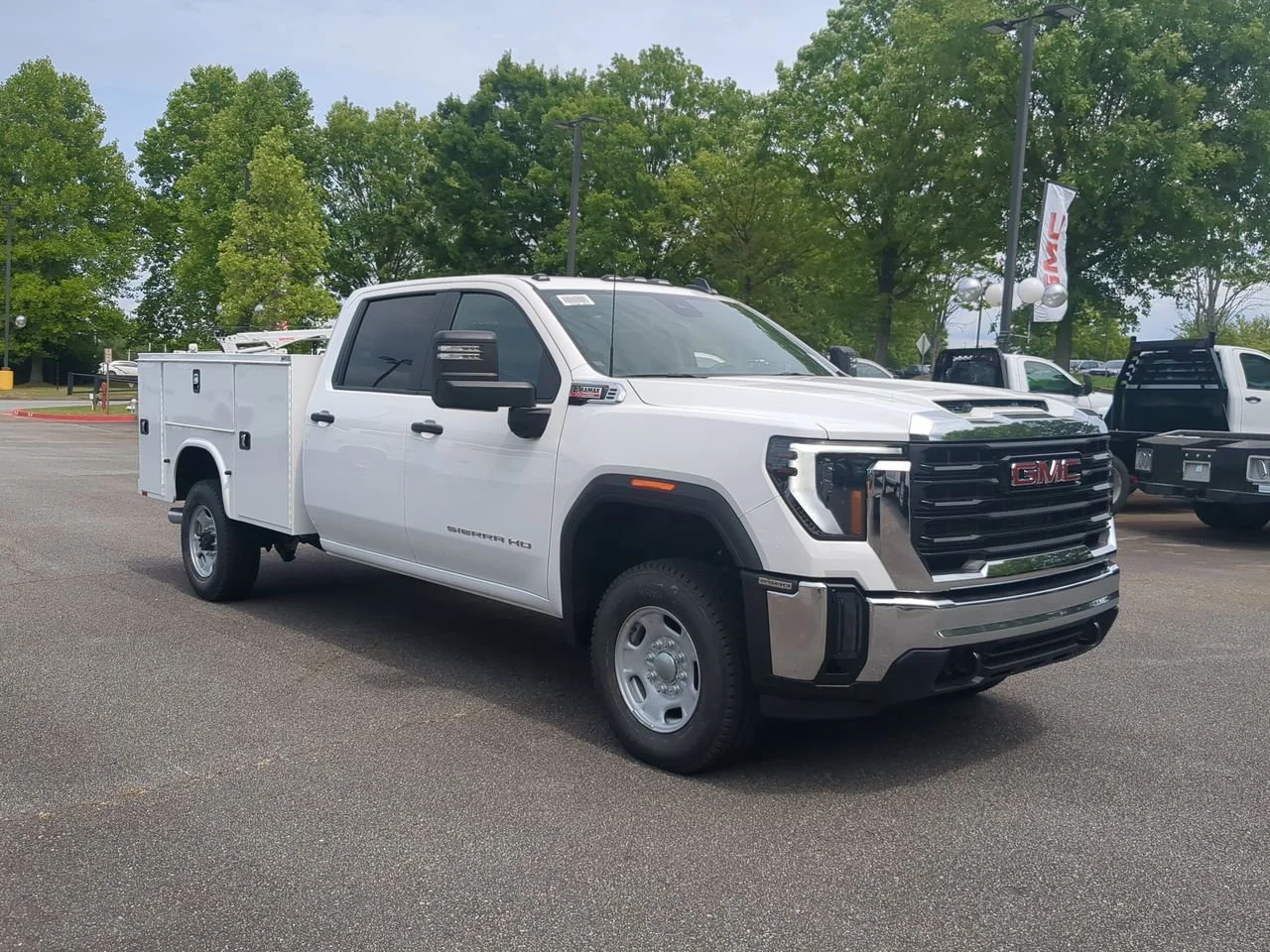 New 2026 Summit White GMC Pro image 2