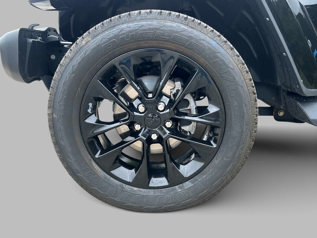 Used 2021 Black Jeep Unlimited Sahara 4xe image 9