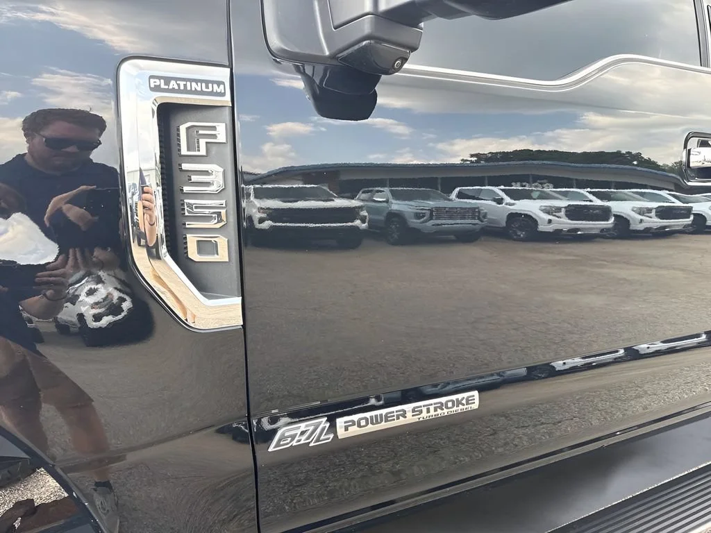 Used 2018  Ford XL image 37