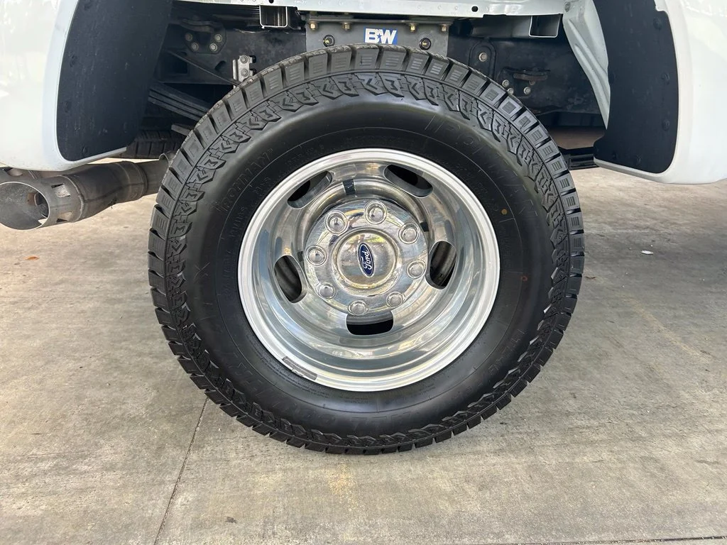 Used 2025 White Ford XL image 23