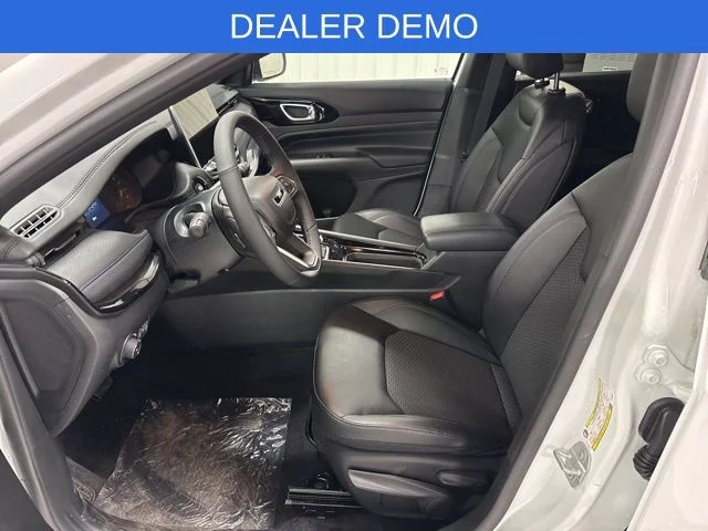 New 2026 White Jeep Latitude image 6