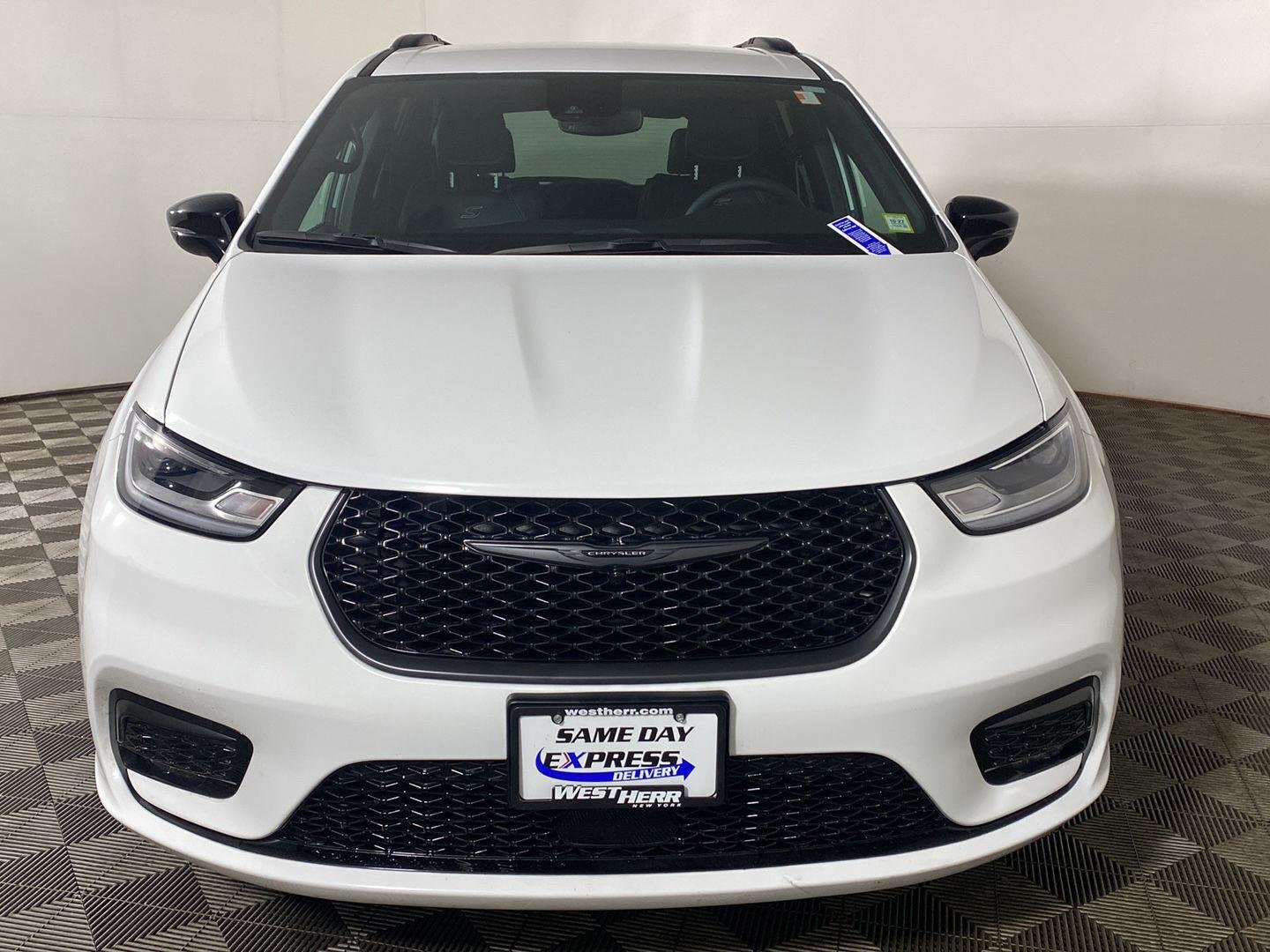 Used 2026 Bright White Clearcoat Chrysler Select AWD image 27