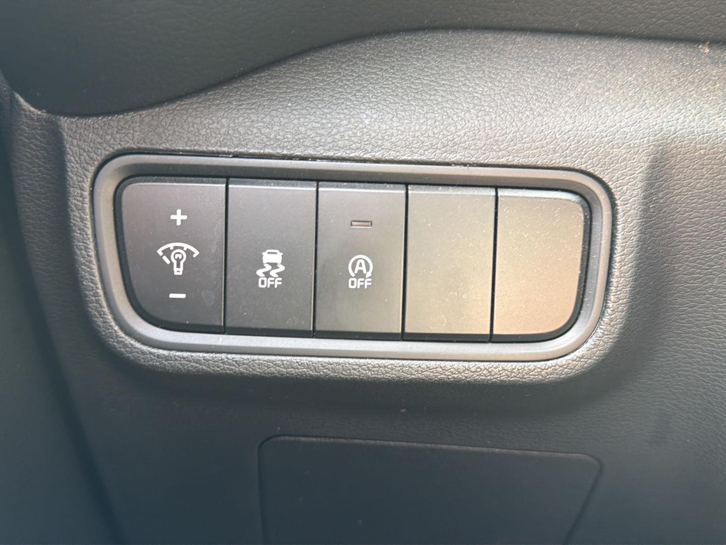Used 2023 Fusion Black Kia LX image 18