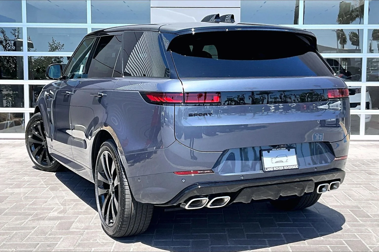 New 2026 Varesine Blue Land Rover Dynamic SE image 3