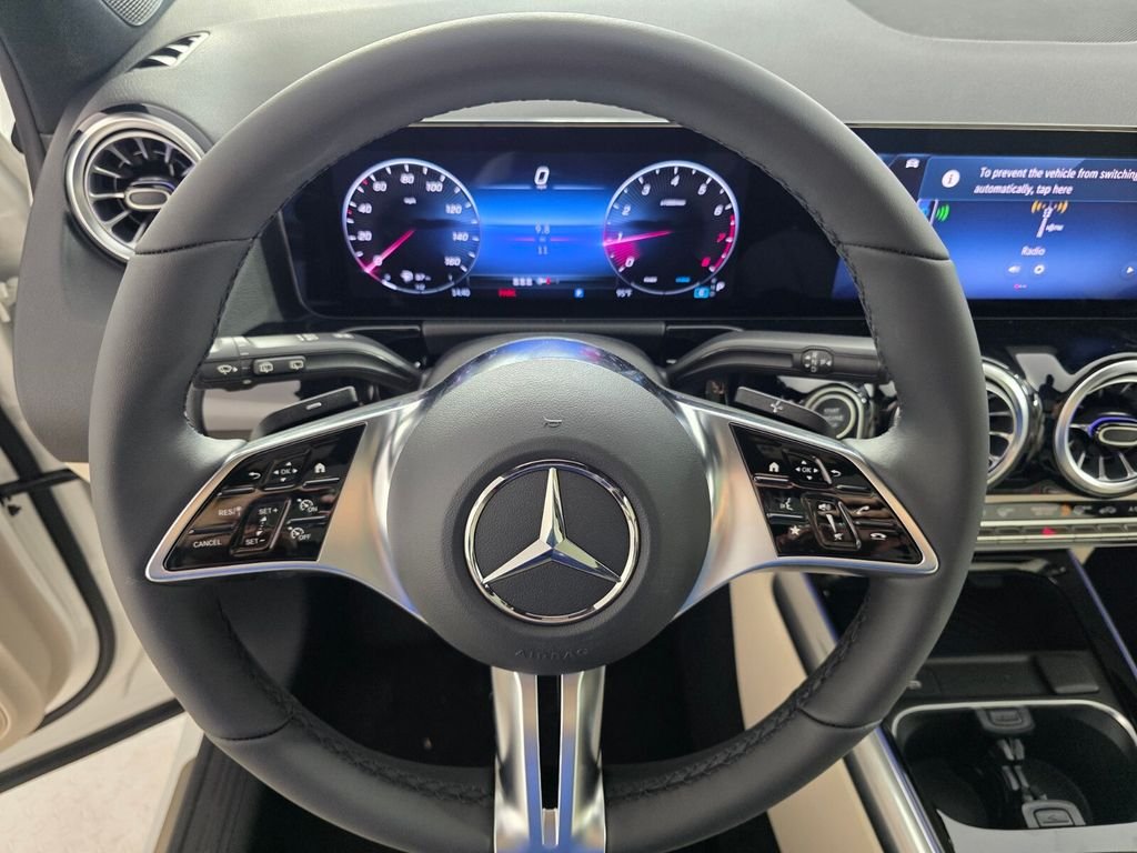 New 2026 Polar White Mercedes-Benz GLA 250 image 13