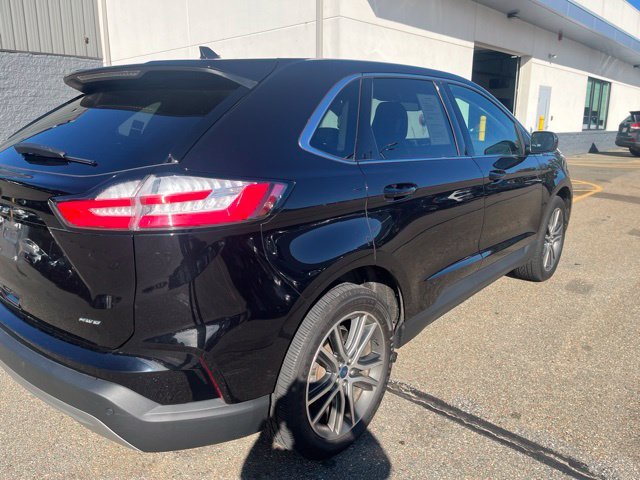 Used 2022 Black Ford SEL image 3