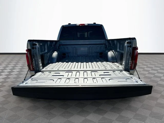 Used 2025 Silver Ford Lariat image 26
