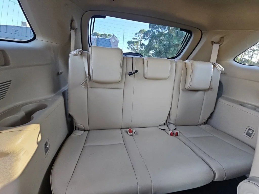 Used 2017 White Toyota XLE image 18