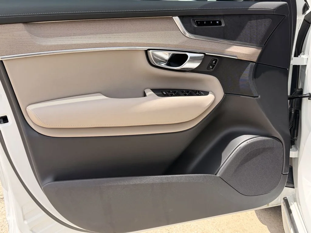 New 2026 Crystal White Volvo Core image 10