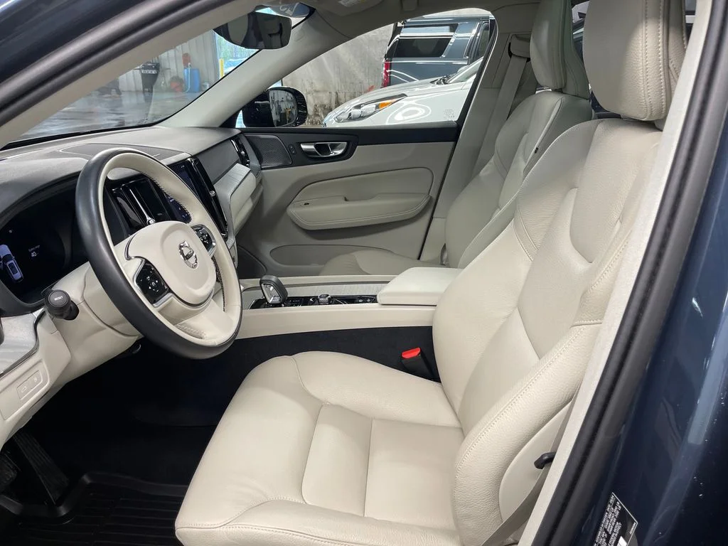 Certified Used 2025 Blue Volvo T8 Plus image 14