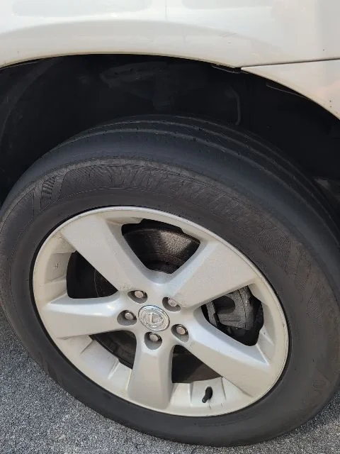 Used 2005  Lexus 330 image 19